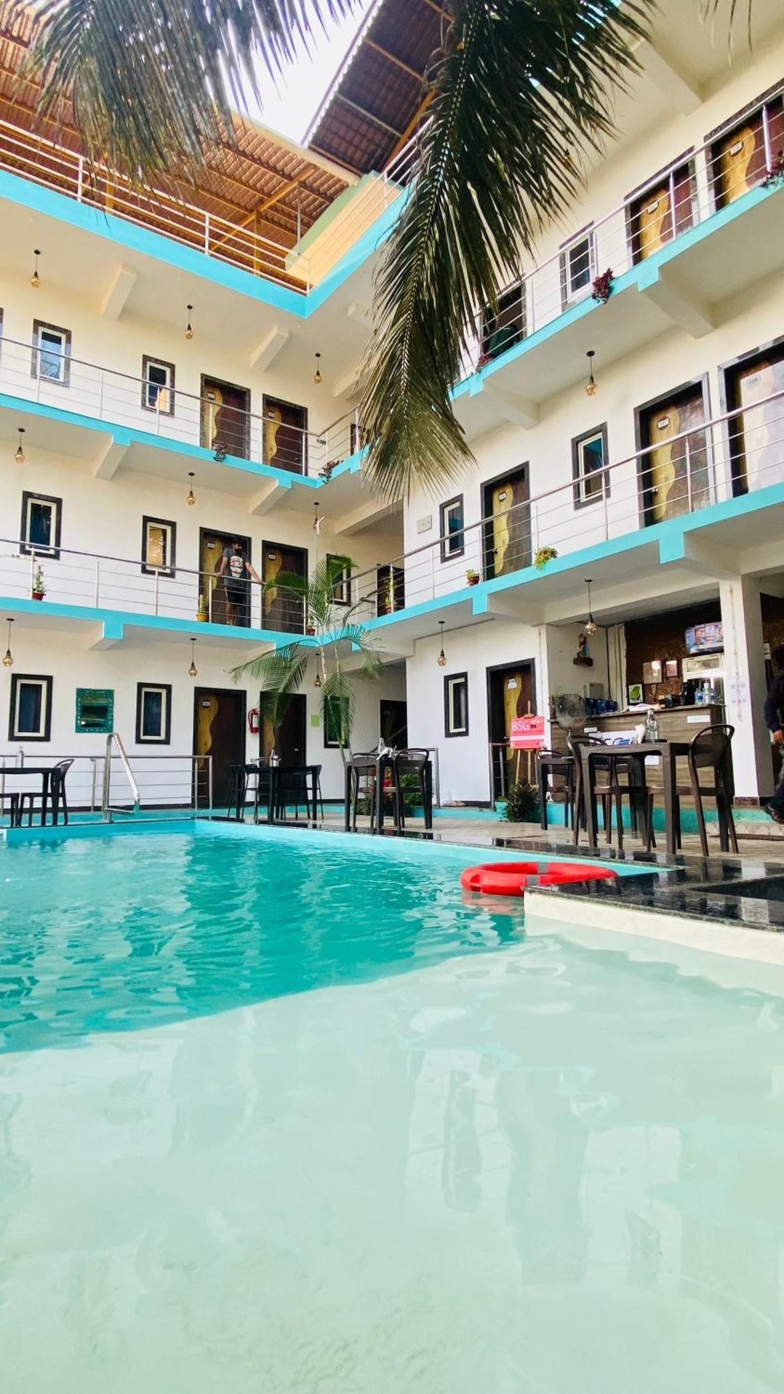Bsg Stay - Turtle Beach Morjim Goa Exterior foto