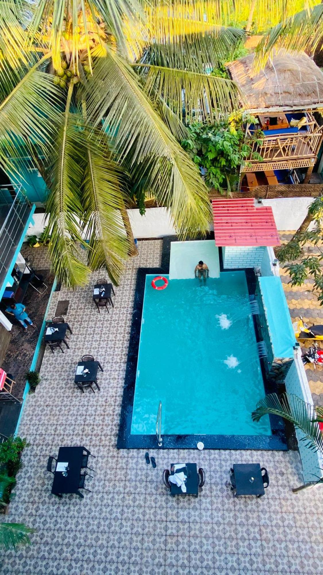 Bsg Stay - Turtle Beach Morjim Goa Exterior foto